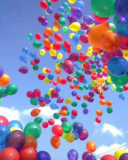 Des ballons gonflés à l'hélium. Faire flotter vos ballons de baudruche
